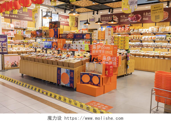 实拍超市大型超市超市内景超市百货超市货架大空间画面